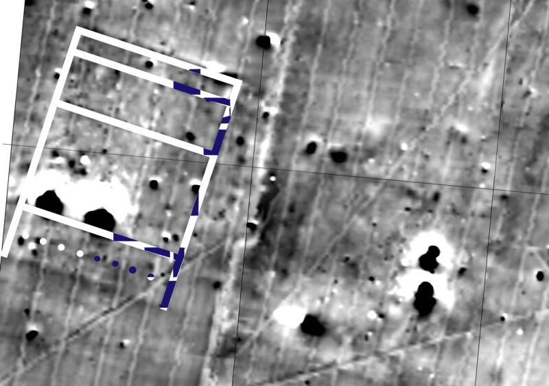 Grundrissplan über geomagnetischer Auswertung (die Rekonstruktion der westlichen Außenmauer beruht allein auf der Auswertung der geomagnetischen Untersuchungen) (Plan: J. Faßbinder/M. Gütte)