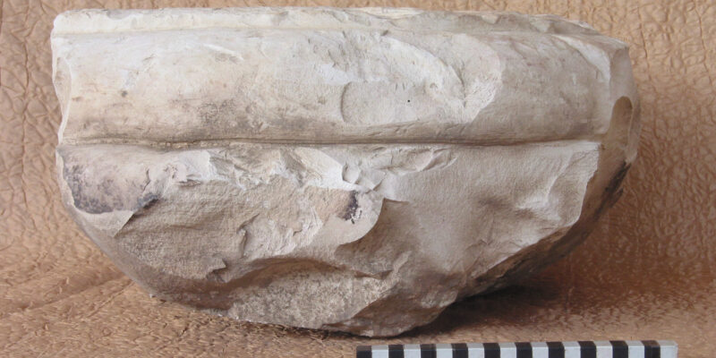 Fragment einer Glockenbasis, Lesefund aus Dara Yatax, 2006 (Foto: G. Mehnert)